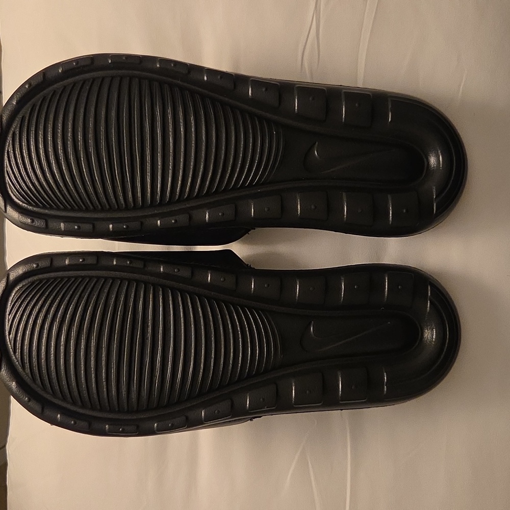 Nike Victori One Slides Size 9 NWT - Picture 3 of 3